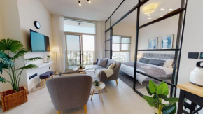 High End 2 Bed with Burj Khalifa glimpse